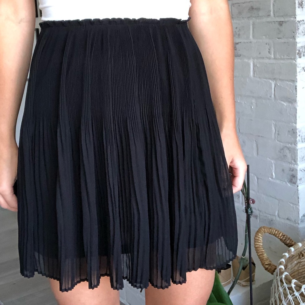 H&M black skirt